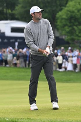 NEWTON SQUARE, PA - MAY 14: Scottie Schefler of United State of America looks on during round one of the 2026 PGA, Golf Herren Championship on May 14th, 2026 at Aronimink Golf Club in Newtown Square, PA.(Photo by Terence Lewis Icon Sportswire) GOLF: MAY 14 PGA PGA Championship EDITORIAL USE ONLY Icon260514136