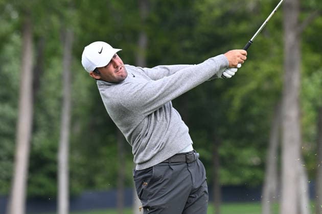 NEWTON SQUARE, PA - MAY 14: Scottie Schefler of United State of America hits the ball during round one of the 2026 PGA, Golf Herren Championship on May 14th, 2026 at Aronimink Golf Club in Newtown Square, PA.(Photo by Terence Lewis Icon Sportswire) GOLF: MAY 14 PGA PGA Championship EDITORIAL USE ONLY Icon260514140