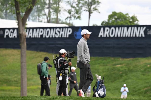 NEWTON SQUARE, PA - MAY 14: Scottie Schefler of United State of America is shown with PGA, Golf Herren signage during round one of the 2026 PGA Championship on May 14th, 2026 at Aronimink Golf Club in Newtown Square, PA.(Photo by Terence Lewis Icon Sportswire) GOLF: MAY 14 PGA PGA Championship EDITORIAL USE ONLY Icon260514141