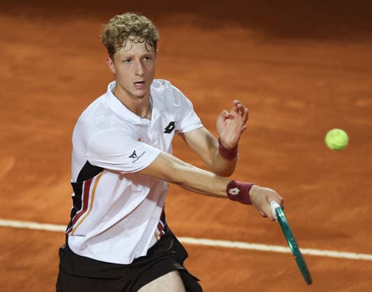(260515) -- ROME, May 15, 2026 -- Martin Landaluce of Spain hits a return during the men s singles quarterfinal match between Martin Landaluce of Spain and Daniil Medvedev of Russia at the ATP, Tennis Herren Italian Open in Rome, Italy, May 14, 2026. ) (SP)ITALY-ROME-TENNIS-ATP-MARTIN LANDALUCE VS DANIIL MEDVEDEV LixJing 