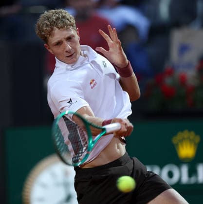 (260515) -- ROME, May 15, 2026 -- Martin Landaluce of Spain hits a return during the men s singles quarterfinal match between Martin Landaluce of Spain and Daniil Medvedev of Russia at the ATP, Tennis Herren Italian Open in Rome, Italy, May 14, 2026. ) (SP)ITALY-ROME-TENNIS-ATP-MARTIN LANDALUCE VS DANIIL MEDVEDEV LixJing 