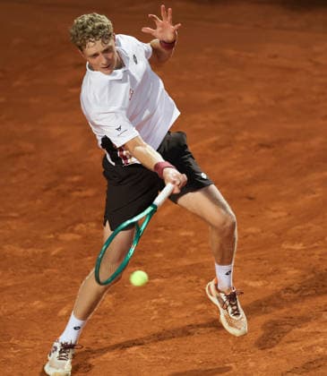 (260515) -- ROME, May 15, 2026 -- Martin Landaluce of Spain hits a return during the men s singles quarterfinal match between Martin Landaluce of Spain and Daniil Medvedev of Russia at the ATP, Tennis Herren Italian Open in Rome, Italy, May 14, 2026. ) (SP)ITALY-ROME-TENNIS-ATP-MARTIN LANDALUCE VS DANIIL MEDVEDEV LixJing 