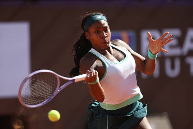 (260515) -- ROME, May 15, 2026 -- Coco Gauff of the United States hits a return druing the women s singles semi final match between Coco Gauff of the United States and Sorana Cirstea of Romania at the WTA, Tennis Damen Italian Open in Rome, Italy, May 14, 2026. ) (SP)ITALY-ROME-TENNIS-WTA-ITALIAN OPEN-WOMEN S SINGLES-COCO GAUFF VS SORANA CIRSTEA LixJing 