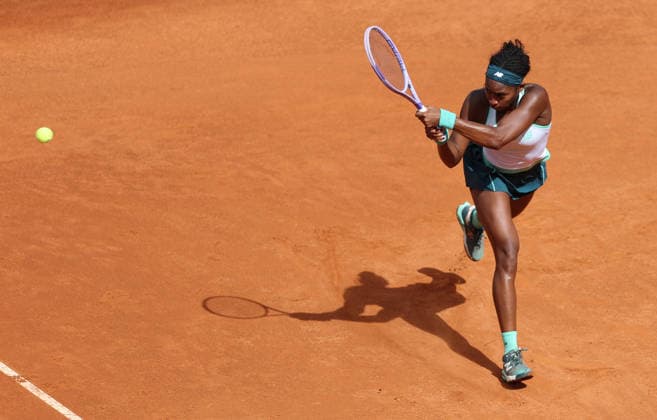 (260515) -- ROME, May 15, 2026 -- Coco Gauff of the United States hits a return druing the women s singles semi final match between Coco Gauff of the United States and Sorana Cirstea of Romania at the WTA, Tennis Damen Italian Open in Rome, Italy, May 14, 2026. ) (SP)ITALY-ROME-TENNIS-WTA-ITALIAN OPEN-WOMEN S SINGLES-COCO GAUFF VS SORANA CIRSTEA LixJing 
