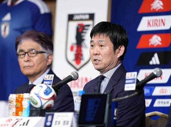 Football: Moriyasu announces World Cup squad Hajime Moriyasu (R), the manager of Japan s national football team, announces the 26-man squad to play at the 2026 World Cup in Canada, Mexico and the United States in June and July during a press conference, PK, Pressekonferenz in Tokyo on May 15, 2026.  A14AA0005560404P