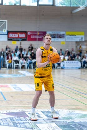 Lukas Werner Zerner Bozic Estriche Knights Kirchheim, 10 GER, Bozic Estriche Knights Kirchheim vs BG Goettingen, BARMER 2 Basketball Bundesliga, Playoffs Game 4, Season 2025 2026, 14 05 2026 GER, Bozic Estriche Knights Kirchheim vs BG Goettingen, BARMER 2 Basketball Bundesliga, Playoffs Game 4, Season 2025 2026, 14 05 2026 Goeppingen Copyright: xEibner-Pressefoto NinaxSanderx EP_NSR
