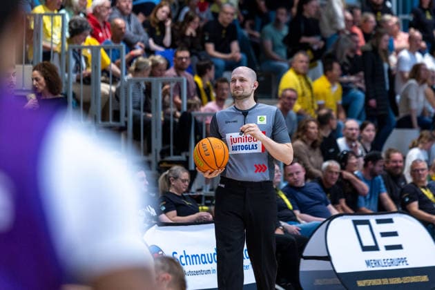 Nicolai Bohn Referee GER, Bozic Estriche Knights Kirchheim vs BG Goettingen, BARMER 2 Basketball Bundesliga, Playoffs Game 4, Season 2025 2026, 14 05 2026 GER, Bozic Estriche Knights Kirchheim vs BG Goettingen, BARMER 2 Basketball Bundesliga, Playoffs Game 4, Season 2025 2026, 14 05 2026 Goeppingen Copyright: xEibner-Pressefoto NinaxSanderx EP_NSR