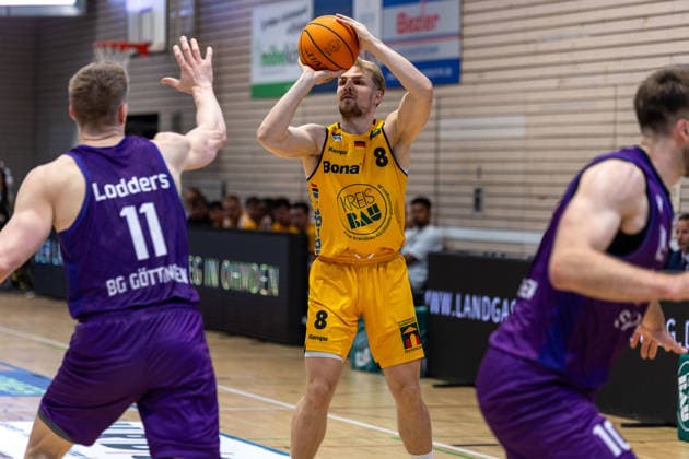 Robin Lodders BG Goettingen, 11 Lucas Mayer Bozic Estriche Knights Kirchheim, 08 GER, Bozic Estriche Knights Kirchheim vs BG Goettingen, BARMER 2 Basketball Bundesliga, Playoffs Game 4, Season 2025 2026, 14 05 2026 GER, Bozic Estriche Knights Kirchheim vs BG Goettingen, BARMER 2 Basketball Bundesliga, Playoffs Game 4, Season 2025 2026, 14 05 2026 Goeppingen Copyright: xEibner-Pressefoto NinaxSanderx EP_NSR