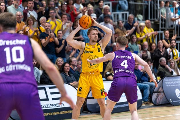Lucas Mayer Bozic Estriche Knights Kirchheim, 08 Daniel Kirchner BG Goettingen, 04 GER, Bozic Estriche Knights Kirchheim vs BG Goettingen, BARMER 2 Basketball Bundesliga, Playoffs Game 4, Season 2025 2026, 14 05 2026 GER, Bozic Estriche Knights Kirchheim vs BG Goettingen, BARMER 2 Basketball Bundesliga, Playoffs Game 4, Season 2025 2026, 14 05 2026 Goeppingen Copyright: xEibner-Pressefoto NinaxSanderx EP_NSR
