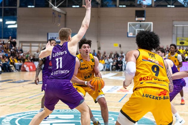 Robin Lodders BG Goettingen, 11 Nicholas Gerard Spinoso Bozic Estriche Knights Kirchheim, 13 Tylan James Pope Bozic Estriche Knights Kirchheim, 09 GER, Bozic Estriche Knights Kirchheim vs BG Goettingen, BARMER 2 Basketball Bundesliga, Playoffs Game 4, Season 2025 2026, 14 05 2026 GER, Bozic Estriche Knights Kirchheim vs BG Goettingen, BARMER 2 Basketball Bundesliga, Playoffs Game 4, Season 2025 2026, 14 05 2026 Goeppingen Copyright: xEibner-Pressefoto NinaxSanderx EP_NSR