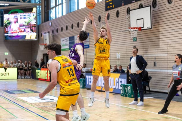 Nicholas Gerard Spinoso Bozic Estriche Knights Kirchheim, 13 Julius Boehmer BG Goettingen, 44 Lucas Mayer Bozic Estriche Knights Kirchheim, 08 GER, Bozic Estriche Knights Kirchheim vs BG Goettingen, BARMER 2 Basketball Bundesliga, Playoffs Game 4, Season 2025 2026, 14 05 2026 GER, Bozic Estriche Knights Kirchheim vs BG Goettingen, BARMER 2 Basketball Bundesliga, Playoffs Game 4, Season 2025 2026, 14 05 2026 Goeppingen Copyright: xEibner-Pressefoto NinaxSanderx EP_NSR