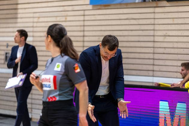 Danjana Rey Referee Fabian Strauss BG Goettingen, Headcoach GER, Bozic Estriche Knights Kirchheim vs BG Goettingen, BARMER 2 Basketball Bundesliga, Playoffs Game 4, Season 2025 2026, 14 05 2026 GER, Bozic Estriche Knights Kirchheim vs BG Goettingen, BARMER 2 Basketball Bundesliga, Playoffs Game 4, Season 2025 2026, 14 05 2026 Goeppingen Copyright: xEibner-Pressefoto NinaxSanderx EP_NSR