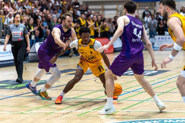 Hendrik Helge Drescher BG Goettingen, 10 Charles Tyorne Harris Jr Bozic Estriche Knights Kirchheim, 03 Julius Boehmer BG Goettingen, 44 GER, Bozic Estriche Knights Kirchheim vs BG Goettingen, BARMER 2 Basketball Bundesliga, Playoffs Game 4, Season 2025 2026, 14 05 2026 GER, Bozic Estriche Knights Kirchheim vs BG Goettingen, BARMER 2 Basketball Bundesliga, Playoffs Game 4, Season 2025 2026, 14 05 2026 Goeppingen Copyright: xEibner-Pressefoto NinaxSanderx EP_NSR