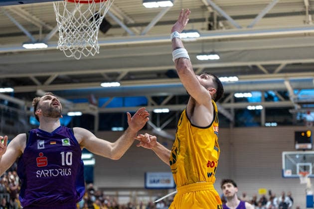 Hendrik Helge Drescher BG Goettingen, 10 Aeneas Jung Bozic Estriche Knights Kirchheim, 19 GER, Bozic Estriche Knights Kirchheim vs BG Goettingen, BARMER 2 Basketball Bundesliga, Playoffs Game 4, Season 2025 2026, 14 05 2026 GER, Bozic Estriche Knights Kirchheim vs BG Goettingen, BARMER 2 Basketball Bundesliga, Playoffs Game 4, Season 2025 2026, 14 05 2026 Goeppingen Copyright: xEibner-Pressefoto NinaxSanderx EP_NSR