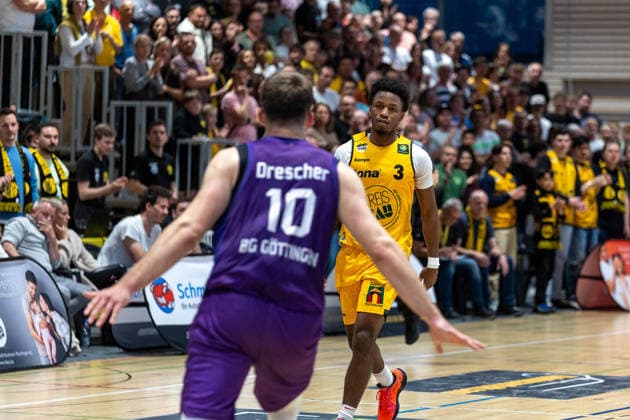 Hendrik Helge Drescher BG Goettingen, 10 Charles Tyorne Harris Jr Bozic Estriche Knights Kirchheim, 03 GER, Bozic Estriche Knights Kirchheim vs BG Goettingen, BARMER 2 Basketball Bundesliga, Playoffs Game 4, Season 2025 2026, 14 05 2026 GER, Bozic Estriche Knights Kirchheim vs BG Goettingen, BARMER 2 Basketball Bundesliga, Playoffs Game 4, Season 2025 2026, 14 05 2026 Goeppingen Copyright: xEibner-Pressefoto NinaxSanderx EP_NSR