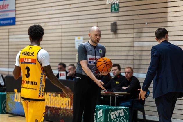 Charles Tyorne Harris Jr Bozic Estriche Knights Kirchheim, 03 Nicolai Bohn Referee Fabian Strauss BG Goettingen, Headcoach GER, Bozic Estriche Knights Kirchheim vs BG Goettingen, BARMER 2 Basketball Bundesliga, Playoffs Game 4, Season 2025 2026, 14 05 2026 GER, Bozic Estriche Knights Kirchheim vs BG Goettingen, BARMER 2 Basketball Bundesliga, Playoffs Game 4, Season 2025 2026, 14 05 2026 Goeppingen Copyright: xEibner-Pressefoto NinaxSanderx EP_NSR
