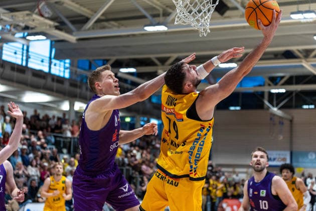 Robin Lodders BG Goettingen, 11 Aeneas Jung Bozic Estriche Knights Kirchheim, 19 GER, Bozic Estriche Knights Kirchheim vs BG Goettingen, BARMER 2 Basketball Bundesliga, Playoffs Game 4, Season 2025 2026, 14 05 2026 GER, Bozic Estriche Knights Kirchheim vs BG Goettingen, BARMER 2 Basketball Bundesliga, Playoffs Game 4, Season 2025 2026, 14 05 2026 Goeppingen Copyright: xEibner-Pressefoto NinaxSanderx EP_NSR