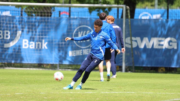 15 05 2026, xrekx, Soccer 2 Bundesliga, Karlsruher SC Training v l Louey Ben Farhat Karlsruher SC DFL DFB REGULATIONS PROHIBIT ANY USE OF PHOTOGRAPHS as IMAGE SEQUENCES and or QUASI VIDEO Karlsruhe