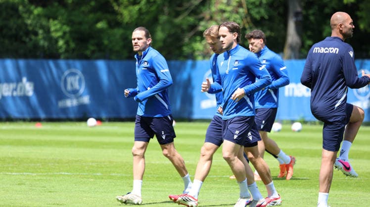 15 05 2026, xrekx, Soccer 2 Bundesliga, Karlsruher SC Training v l Sebastian Jung Karlsruher SC Christoph Kobald Karlsruher SC DFL DFB REGULATIONS PROHIBIT ANY USE OF PHOTOGRAPHS as IMAGE SEQUENCES and or QUASI VIDEO Karlsruhe