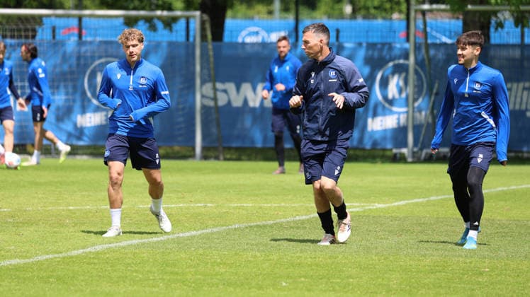 15 05 2026, xrekx, Soccer 2 Bundesliga, Karlsruher SC Training v l Meiko Wäschenbach Waeschenbach Karlsruher SC Christian Eichner Trainer Karlsruher SC Rafael Pinto Pedrosa Karlsruher SC DFL DFB REGULATIONS PROHIBIT ANY USE OF PHOTOGRAPHS as IMAGE SEQUENCES and or QUASI VIDEO Karlsruhe