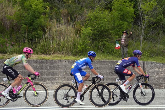 The pack rides during Stage 7 of the Giro d™Italia from Formia to Blockhaus, Italy. Friday May 15, 2026.  Copyright: xFabioxFerrarix xLaPressex