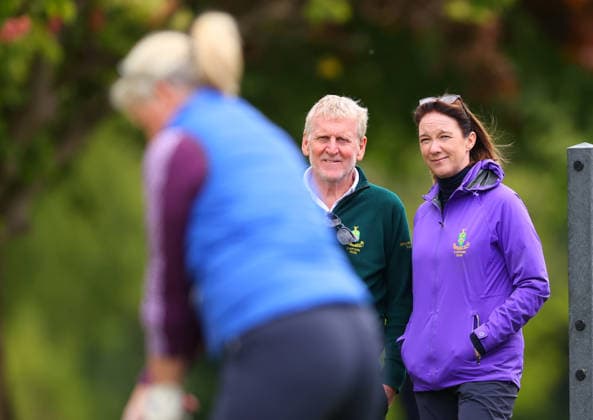 REPRO FREE *PRESS RELEASE NO REPRODUCTION FEE* EDITORIAL USE ONLY Flogas Irish Women s Amateur Open, Newlands Golf Club, Dublin 15 5 2026 Esme Murphy tees off as Captains Dermot Devlin and Louise Halpin look on Dermot Devlin and Louise Halpin 15 5 2026  Copyright: x INPHO TomxO™Hanlonx V1467015