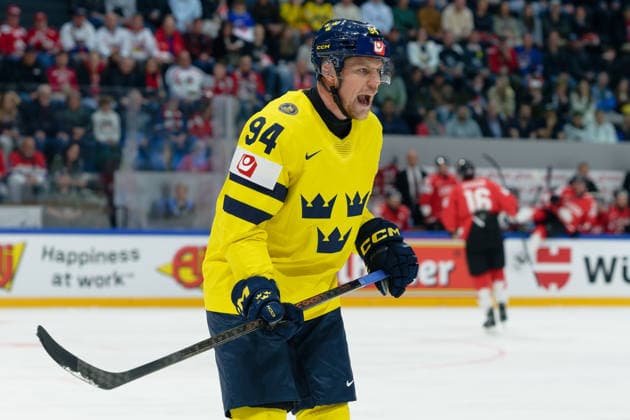 Fribourg, Switzerland - May 15 : Persson Joel of Sweden looks dejected during the 2026 IIHF Ice hockey, Eishockey World Championship, WM, Weltmeisterschaft match between Canada and Sweden at Fribourg BCF Arena on May 15 , 2026 in Fribourg, Switzerland. Copyright: xGiuseppexVelletrix Sportspressphoto_SPR147045