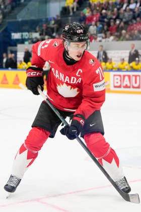 FRIBOURG, SWITZERLAND MAY 15 Macklin Celebrini of Canada in action during the 2026 IIHF Ice Hockey World Championship Switzerland game between Canada and Sweden at BCF Arena on May 15, 2026 in Fribourg, Fribourg Fribourg BCF Arena Fribourg Switzerland Copyright: xJustPictures.ch JarixPestelaccix jp-en-EuSpIm-JP6_JAR_Canada_Sweden_15May2026_00186
