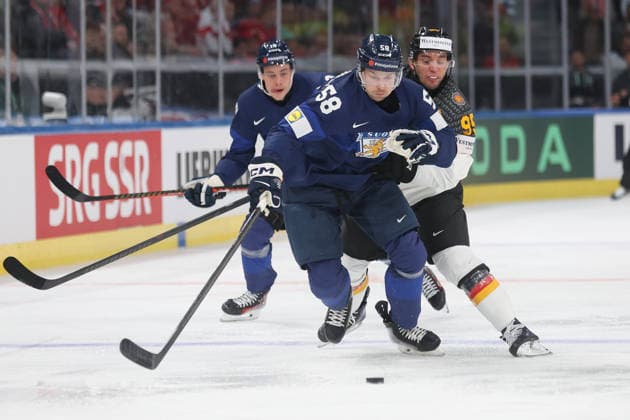 World Championship 2026 GER FIN Urho Vaakanainen vs Frederik Tiffels 15 05 2026 Swiss Life Arena Zuerich , SWITZERLAND, Men IIHF World Championship Zurich 2026 Group A Germany Finland Urho Vaakanainen li,FIN vs Frederik Tiffels GER