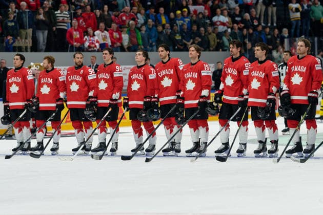 Fribourg, Switzerland - May 15 : Canada during national anthem during the 2026 IIHF Ice hockey, Eishockey World Championship, WM, Weltmeisterschaft match between Canada and Sweden at Fribourg BCF Arena on May 15 , 2026 in Fribourg, Switzerland. Copyright: xGiuseppexVelletrix Sportspressphoto_SPR147063