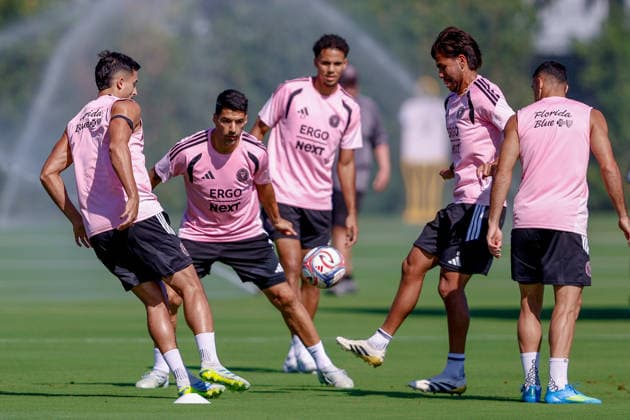 FORT LAUDERDALE, FL - MAY 15: Inter Miami forward Luis Suarez (9) and Inter Miami midfielder Telasco Segovia (8) participate in an Inter Miami Training Session at Florida Blue Training Center on May 15, 2026 in Fort Lauderdale, Florida. (Photo by Chris Arjoon Icon Sportswire) SOCCER: MAY 15 Inter Miami CF Training EDITORIAL USE ONLY Icon2605150010035