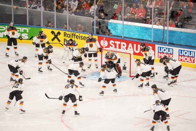ZURICH, ZURICH - MAY 15: Germany players before the match ahead of the 2026 IIHF World Championship, WM, Weltmeisterschaft Group A match between Finland and Germany at Swiss Life Arena on May 15, 2026 in Zurich, Zurich, Switzerland.  Copyright: xLivioxBaeriswylx xSPPx Sportspressphoto_SPR147072