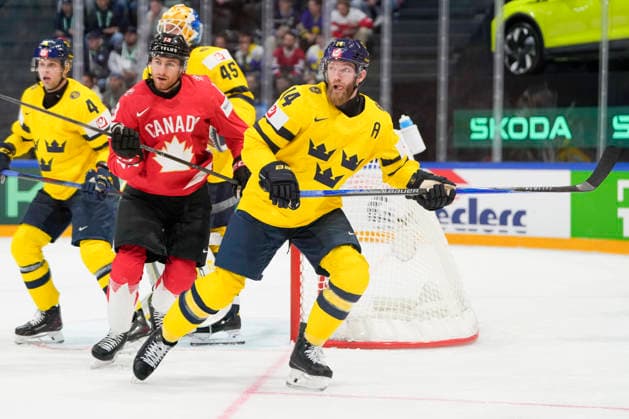 FRIBOURG, SWITZERLAND MAY 15 Mattias Ekholm of Sweden R in action during the 2026 IIHF Ice Hockey World Championship Switzerland game between Canada and Sweden at BCF Arena on May 15, 2026 in Fribourg, Fribourg Fribourg BCF Arena Fribourg Switzerland Copyright: xJustPictures.ch JarixPestelaccix jp-en-EuSpIm-JP6_JAR_Canada_Sweden_15May2026_00252