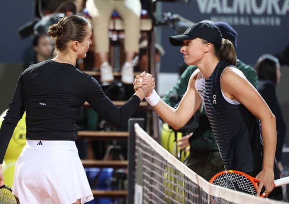 May 15, 2026, Rome, Lazio, Italy: IGA SWIATEK of Poland and ELINA SVITOLINA of Ukraine after the match in the semifinals of tennis tournament WTA, Tennis Damen 1000 Internazionali BNL DÃ¢â‚¬â ¢Italia, Rome, Italy. Svitolina won 6:4, 2:6, 6:2. Rome Italy - ZUMAc278 20260515_zsp_c278_028 Copyright: xMarcinxCholewinskix