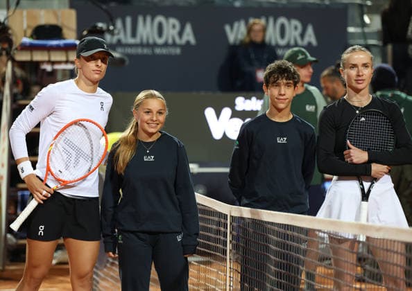 May 15, 2026, Rome, Lazio, Italy: IGA SWIATEK of Poland and ELINA SVITOLINA of Ukraine before the match in the semifinals of tennis tournament WTA, Tennis Damen 1000 Internazionali BNL Dâ€⠢Italia, Rome, Italy. Svitolina won 6:4, 2:6, 6:2. Tennis 2026, WTA Italian Open: Elina Svitolina 6:4, 2:6, 6:2 Iga Swiatek - ZUMAc278 20260515_zsp_c278_029 Copyright: xMarcinxCholewinskix