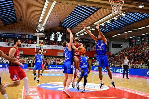 Brock Gardner, Kyle Castlin, Marvin Ogunsipe 2 Bundesliga Pro A, Play Off Game 4, quarter final, 46ers, Basketball, Basketball season 2025 2026, BBL, Germany, Gießen 46ers Hakro Merlins Crailsheim, Gießen in red, Men, Crailsheim in blue