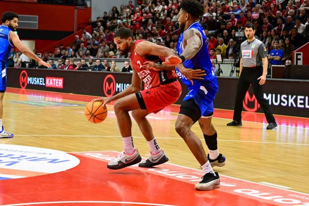 Kyle Castlin, Anthony Gaines 2 Bundesliga Pro A, Play Off Game 4, quarter final, 46ers, Basketball, Basketball season 2025 2026, BBL, Germany, Gießen 46ers Hakro Merlins Crailsheim, Gießen in red, Men, Crailsheim in blue