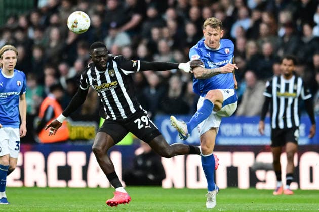 Notts County v Chesterfield, EFL Sky Bet League 2, Play Off Second Leg Chesterfield defender Kyle McFadzean (6) clears under pressure from Notts County forward Alassana Jatta (29) during the EFL Sky Bet League 2 Play Off Second Leg match between Notts County and Chesterfield at Meadow Lane, Nottingham, UK on 15 May 2026. Nottingham Meadow Lane Nottinghamshire UK Editorial use only DataCo restrictions apply See www.football-dataco.com , Copyright: xDennisxGoodwinx PSI-24254-0031