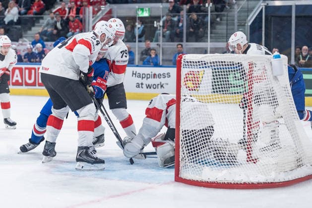 15 05 2026, Zurich, Swiss Life Arena, Ice Hockey World Championships USA Switzerland, 54 Christian Marti Switzerland , 79 Calvin Thurkauf Switzerland Zurich Swiss Life Arena Zurich Switzerland Copyright: xJustPictures.ch StefanxEmchx jp-de-StEm-DSC0133320260515