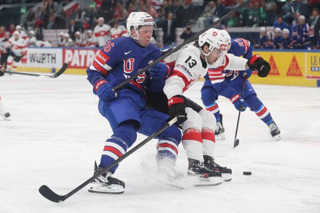 World Championship 2026 USA SUI Max Plante vs Nico Hischier 15 05 2026 Swiss Life Arena Zuerich , SWITZERLAND, Men IIHF Ice Hockey World Championship Zurich 2026 Group USA Switzerland Max Plante li,USA vs Nico Hischier Switzerland