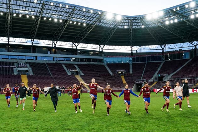 Switzerland AXA Womens Super League 2025 26, Servette FC Chenois Feminin vs FC Zurich Stade de Geneve, Carouge Players of Servette celebrate the victory and entry into the AWSL Final Copyright: xDanielaxPorcellix