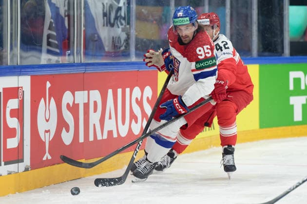 Fribourg, Switzerland - May 15 : Vozenilek Daniel of Czechia in action (close up) under pressure of Bruggisser Phillip of Denmark during the 2026 IIHF Ice hockey, Eishockey World Championship, WM, Weltmeisterschaft match between Czechia and Denmark at Fribourg BCF Arena on May 15 , 2026 in Fribourg, Switzerland. Copyright: xGiuseppexVelletrix Sportspressphoto_SPR147272