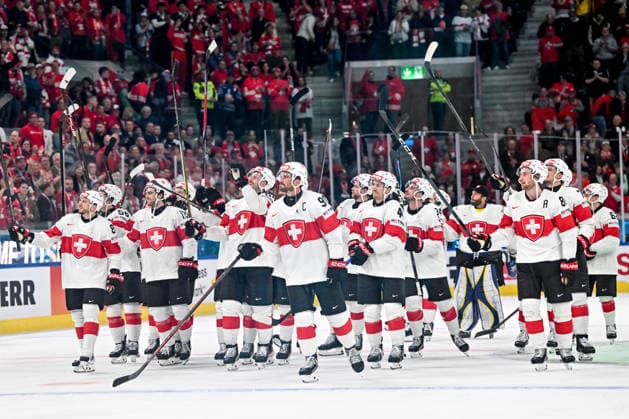 ZURICH, SWITZERLAND - MAY 15: Switzerland celebrate the victory during the 2026 IIHF Ice hockey, Eishockey World Championship, WM, Weltmeisterschaft Switzerland game between USA and Switzerland at Swiss Life Arena on May 15, 2026 in Zurich, Zurich. Zurich Swiss Life Arena Zurich Switzerland *** ZURICH, SWITZERLAND MAY 15 Switzerland celebrate the victory during the 2026 IIHF Ice Hockey World Championship Switzerland game between USA and Switzerland at Swiss Life Arena on May 15, 2026 in Zurich, Zurich Zurich Swiss Life Arena Zurich Switzerland Copyright: xJustPictures.ch AndreaxBrancax jp-en-EuSpIm-JP7_ANB_US_Sui_15052026_0578