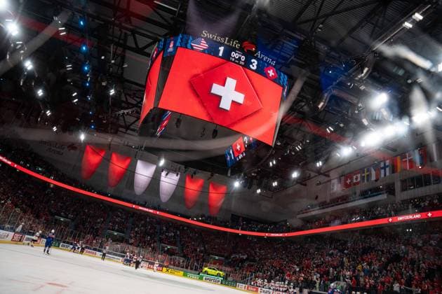 ZURICH, ZURICH - MAY 15: Switzerland players celebrate after the victory following the 2026 IIHF World Championship, WM, Weltmeisterschaft Group A match between Switzerland and USA at Swiss Life Arena on May 15, 2026 in Zurich, Zurich, Switzerland. Copyright: xLivioxBaeriswylx xSPPx Sportspressphoto_SPR147354