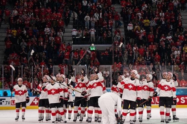ZURICH, ZURICH - MAY 15: Switzerland players celebrate after the victory following the 2026 IIHF World Championship, WM, Weltmeisterschaft Group A match between Switzerland and USA at Swiss Life Arena on May 15, 2026 in Zurich, Zurich, Switzerland. Copyright: xLivioxBaeriswylx xSPPx Sportspressphoto_SPR147356