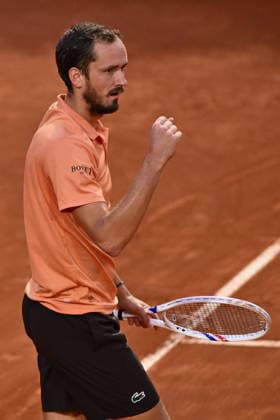IPA84732567 - Daniil Medvedev against Jannik Sinner of Italy during the Internazionali BNL d Italia Day Eleven at Foro Italico on May 15, 2026 in Rome, Italy.  Copyright: xDomenicoxCippitelli IPAxSportx xx 84732567