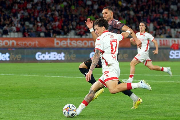 Fußball, Italien, Serie B Playout, SSC Bari - FC Südtirol CALCIO - Serie B - Playout - SSC Bari vs FC Sudtirol Photo by IPA ABACAPRESS.COM84732519 - Emanuele Rao of SSC Bari in action against EL KAOUAKIBI Hamza of Sudtirol during Playout - SSC Bari vs FC Sudtirol, Italian soccer Serie B match in Bari, Italy, May 15 2026 Bari Italy  Copyright: xIPAxSport ABACAx
