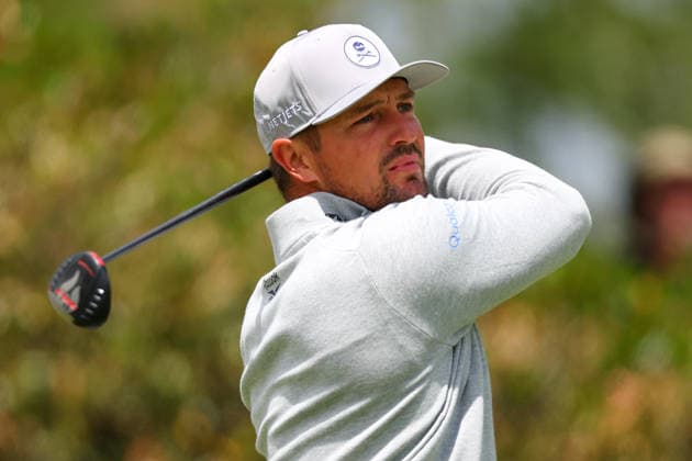 NEWTON SQUARE, PA - MAY 15: Bryson Dechambeau of the United States tees off at the tenth tee during Round 2 of the 2026 PGA, Golf Herren Championship on May 15, 2026 at Aronimink Golf Club in Newtown Square, Pennsylvania. (Photo by Rich Graessle Icon Sportswire) GOLF: MAY 15 PGA PGA Championship EDITORIAL USE ONLY Icon260515256402