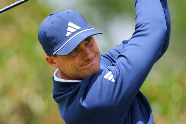 NEWTON SQUARE, PA - MAY 15: Ludvig Aberg of Sweden tees off at the tenth tee during Round 2 of the 2026 PGA, Golf Herren Championship on May 15, 2026 at Aronimink Golf Club in Newtown Square, Pennsylvania. (Photo by Rich Graessle Icon Sportswire) GOLF: MAY 15 PGA PGA Championship EDITORIAL USE ONLY Icon260515256432