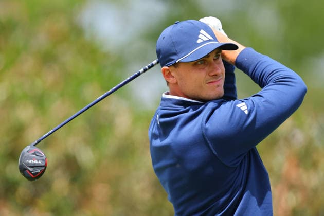 NEWTON SQUARE, PA - MAY 15: Ludvig Aberg of Sweden tees off at the tenth tee during Round 2 of the 2026 PGA, Golf Herren Championship on May 15, 2026 at Aronimink Golf Club in Newtown Square, Pennsylvania. (Photo by Rich Graessle Icon Sportswire) GOLF: MAY 15 PGA PGA Championship EDITORIAL USE ONLY Icon260515256452